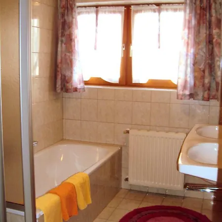 Haus Neururer Apartment *
